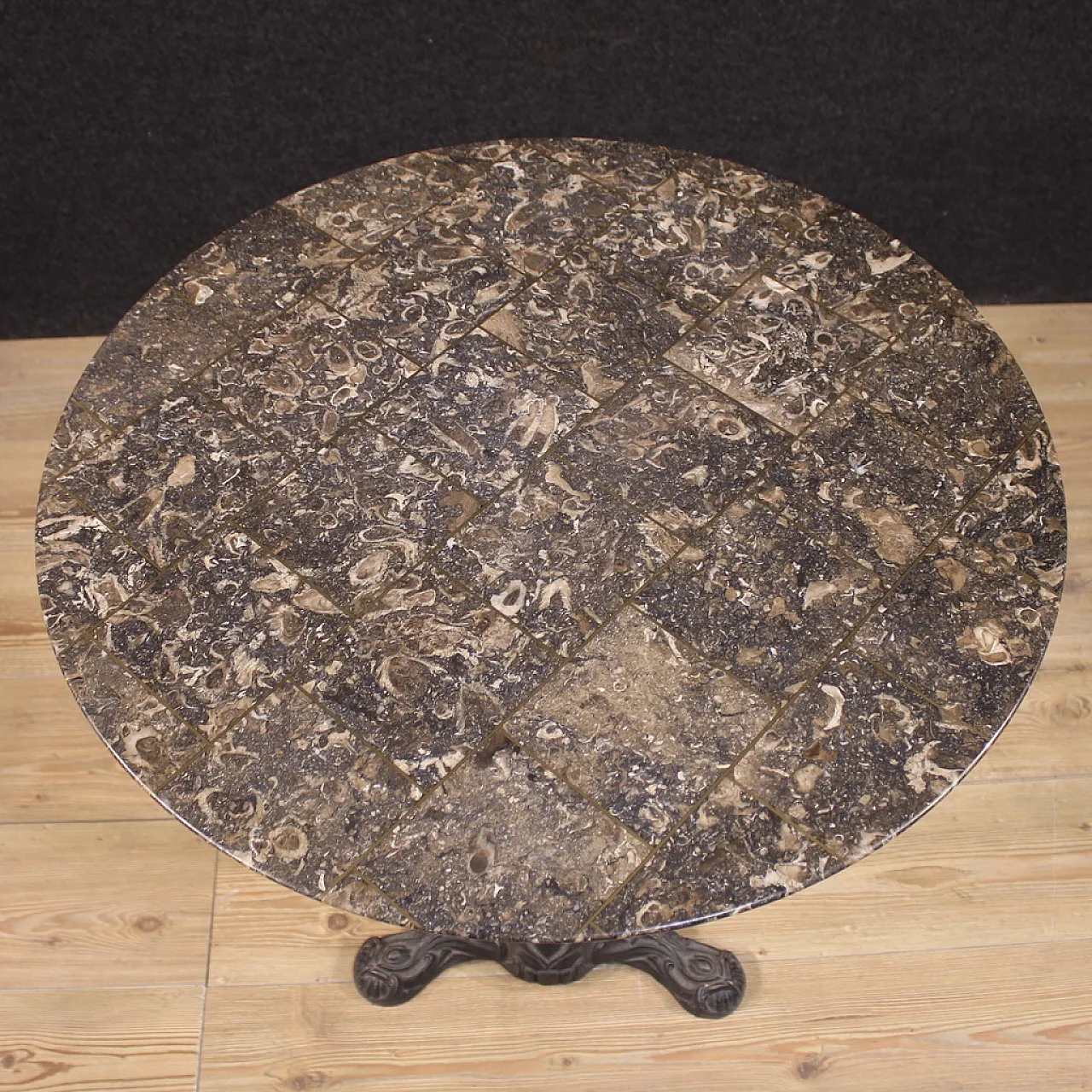 Tavolino francese da bistrot in ferro con piano in marmo del XX secolo 7