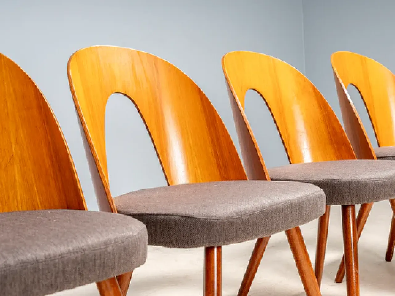 4 sedie da pranzo Antonín Šuman, anni '60 4