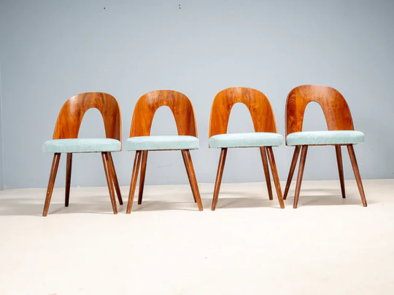 4 Sedie Antonín Šuman, anni '60 3