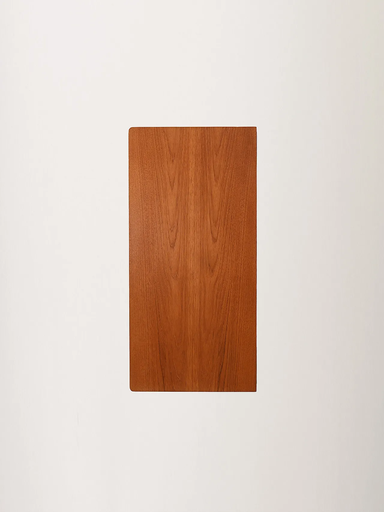 Cassettiera scandinava con doppia maniglia in ottone 9