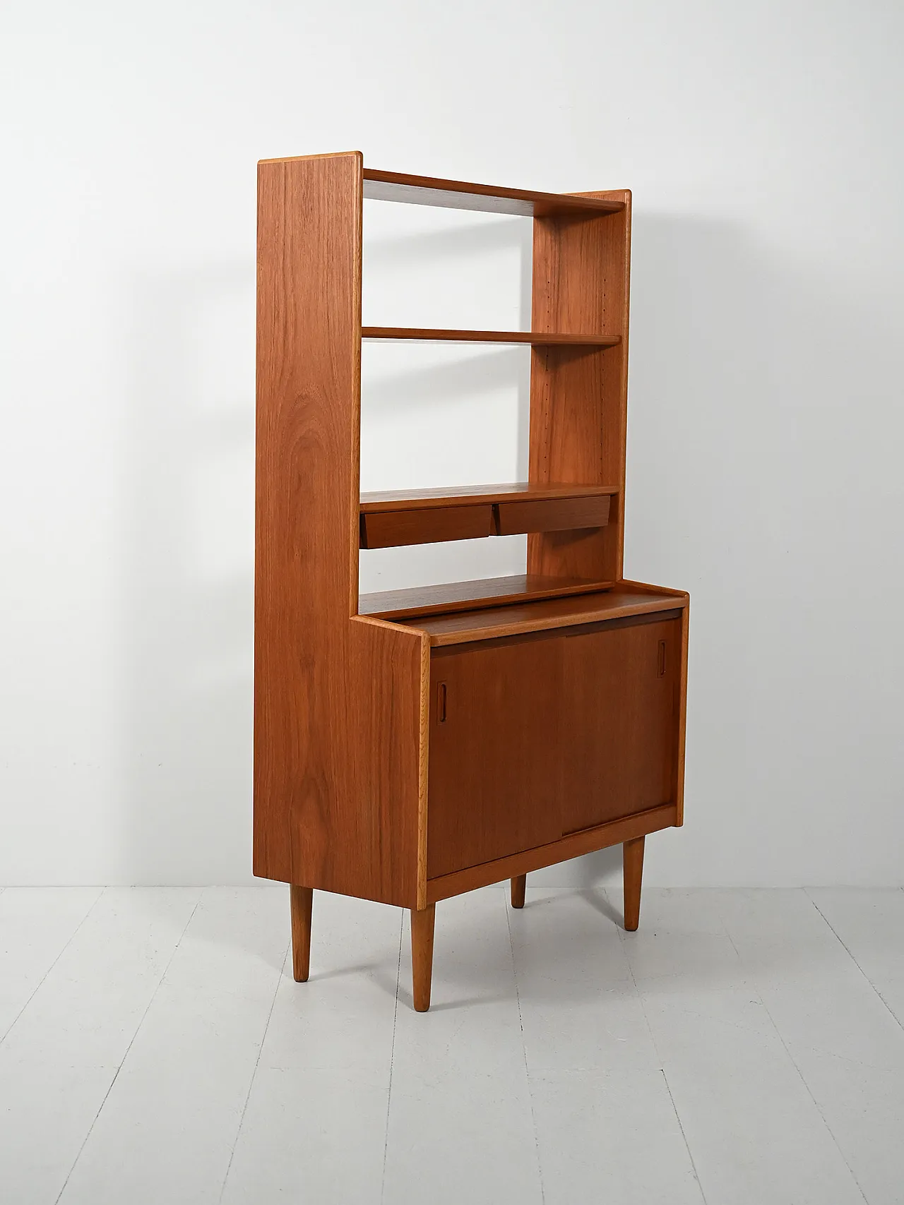 Libreria scandinava in teak con cassetti sospesi 5
