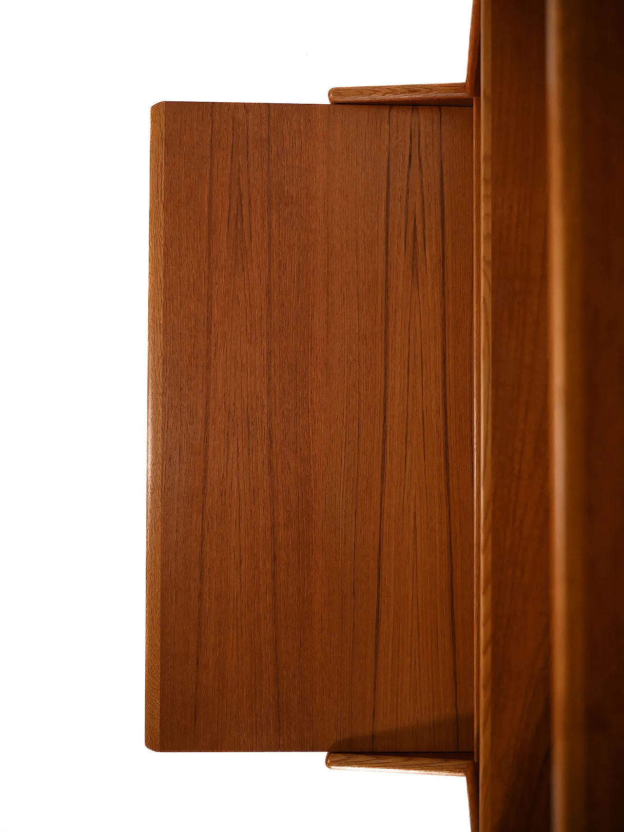 Libreria scandinava in teak con cassetti sospesi 9