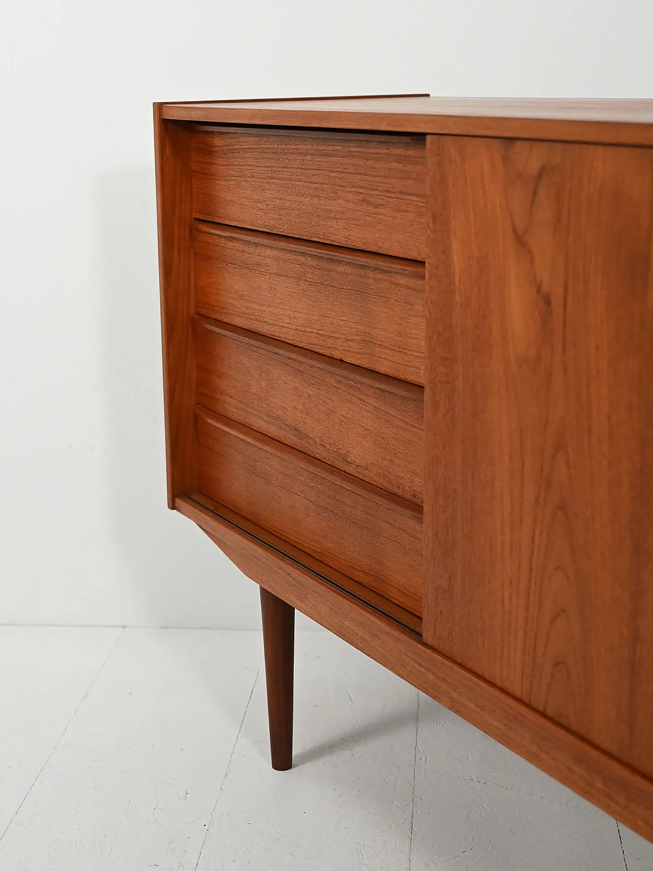 Credenza scandinava  con un'anta e cassetti, anni '60 6