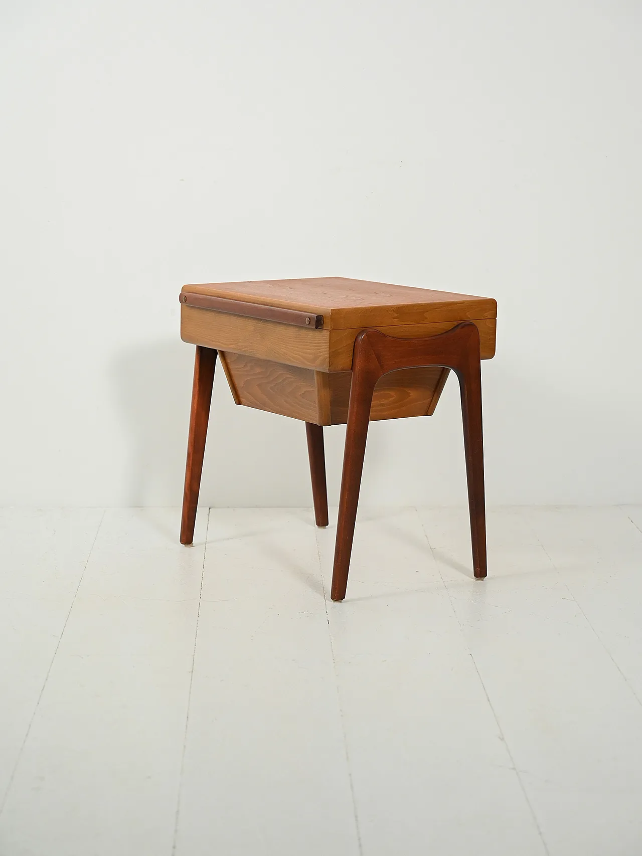 Tavolino portalana scandinavo in teak e rovere 5