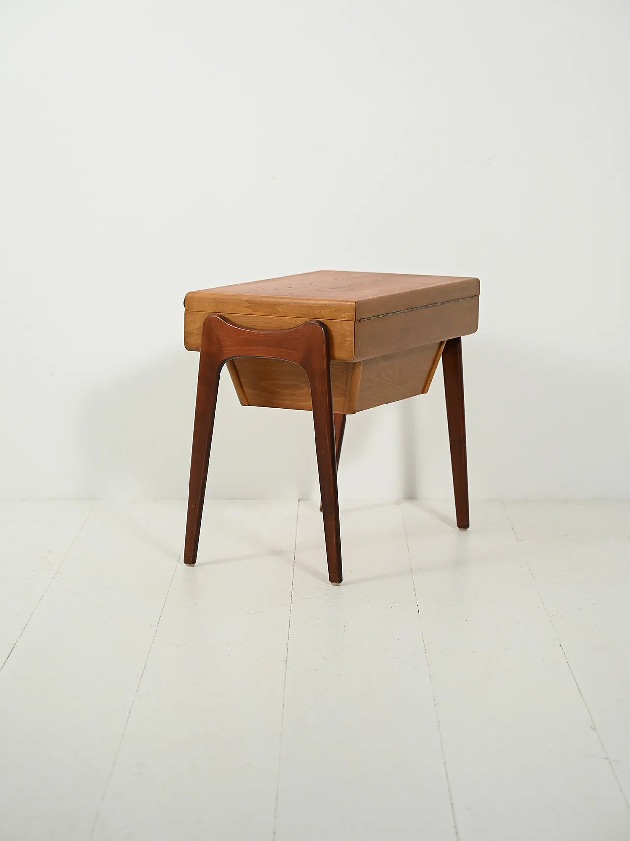 Tavolino portalana scandinavo in teak e rovere 6