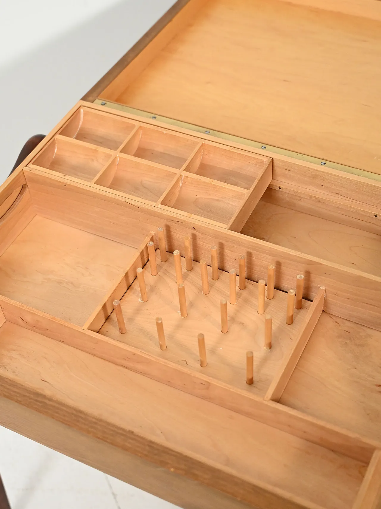 Tavolino portalana scandinavo in teak e rovere 8