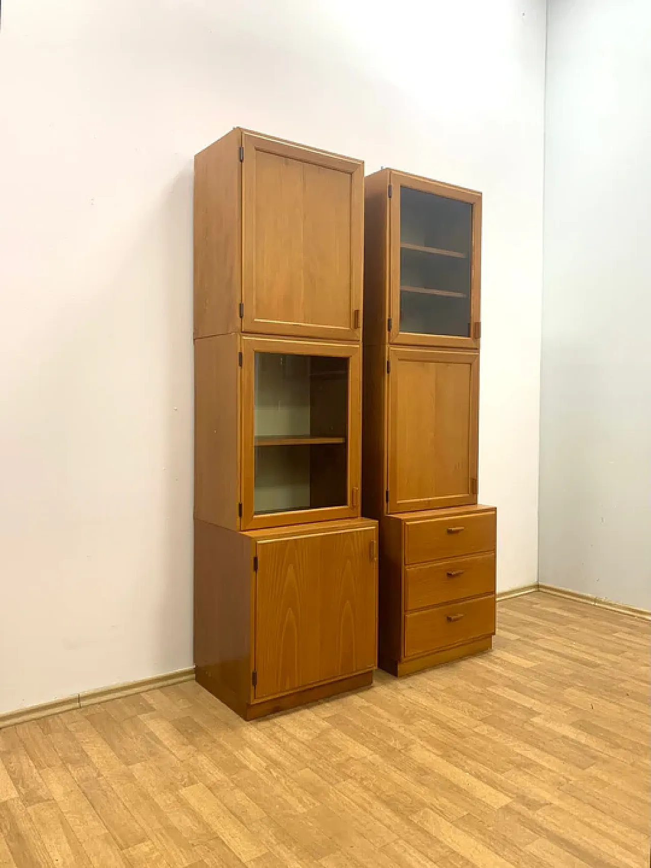 Coppia di cassettiere in legno impiallacciato, anni '70 10