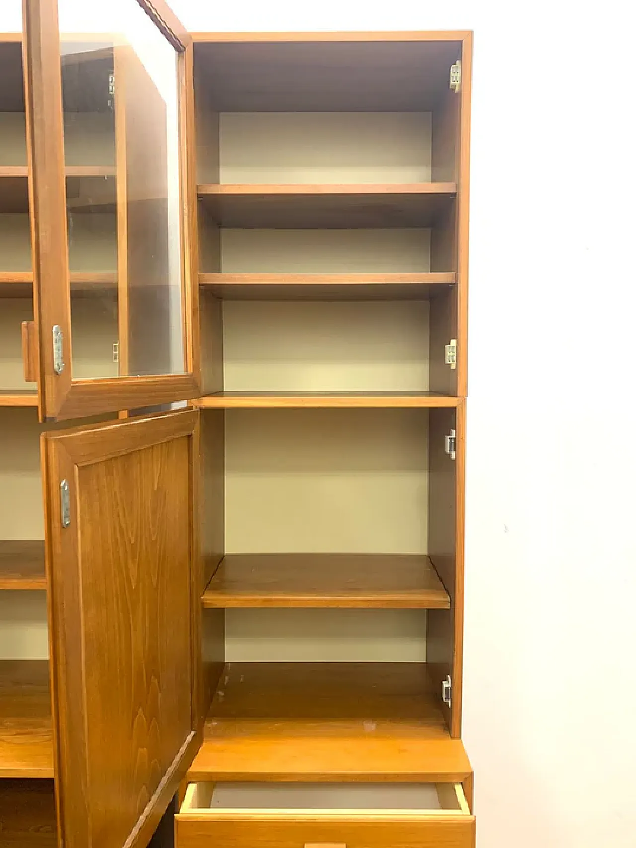 Coppia di cassettiere in legno impiallacciato, anni '70 11