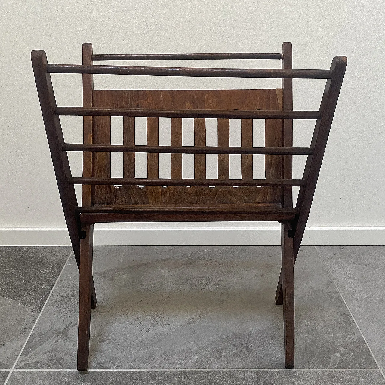 Folding wooden magazine rack from the 1960s 7