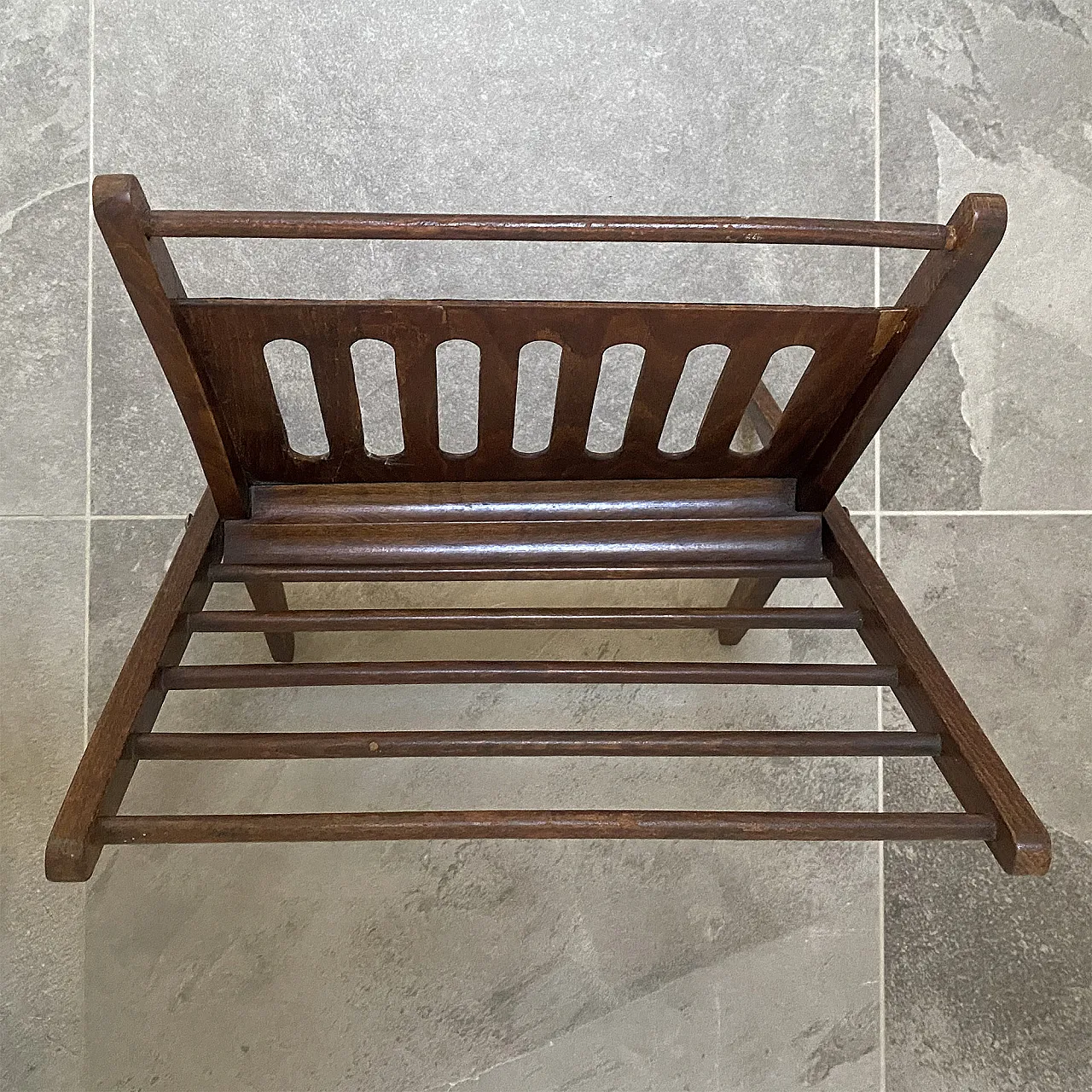 Folding wooden magazine rack from the 1960s 8