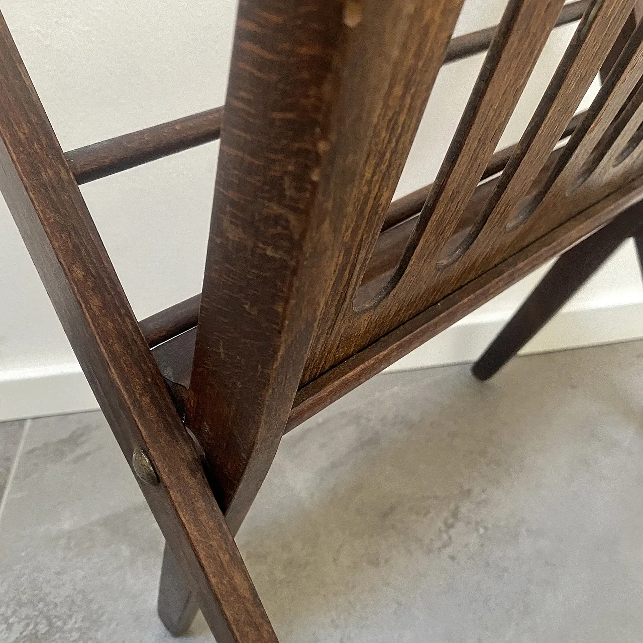 Folding wooden magazine rack from the 1960s 11