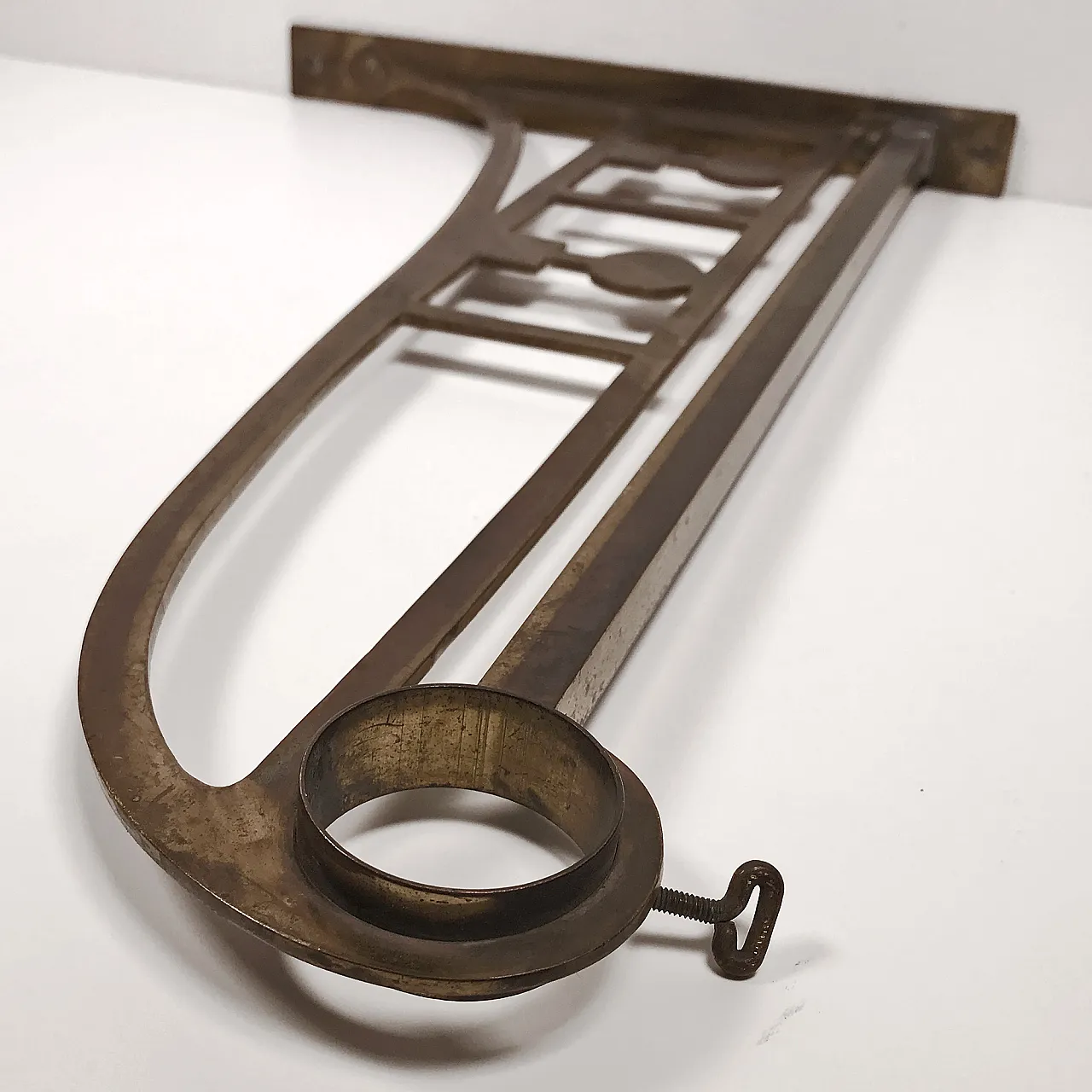 Liberty supports, 30s 7