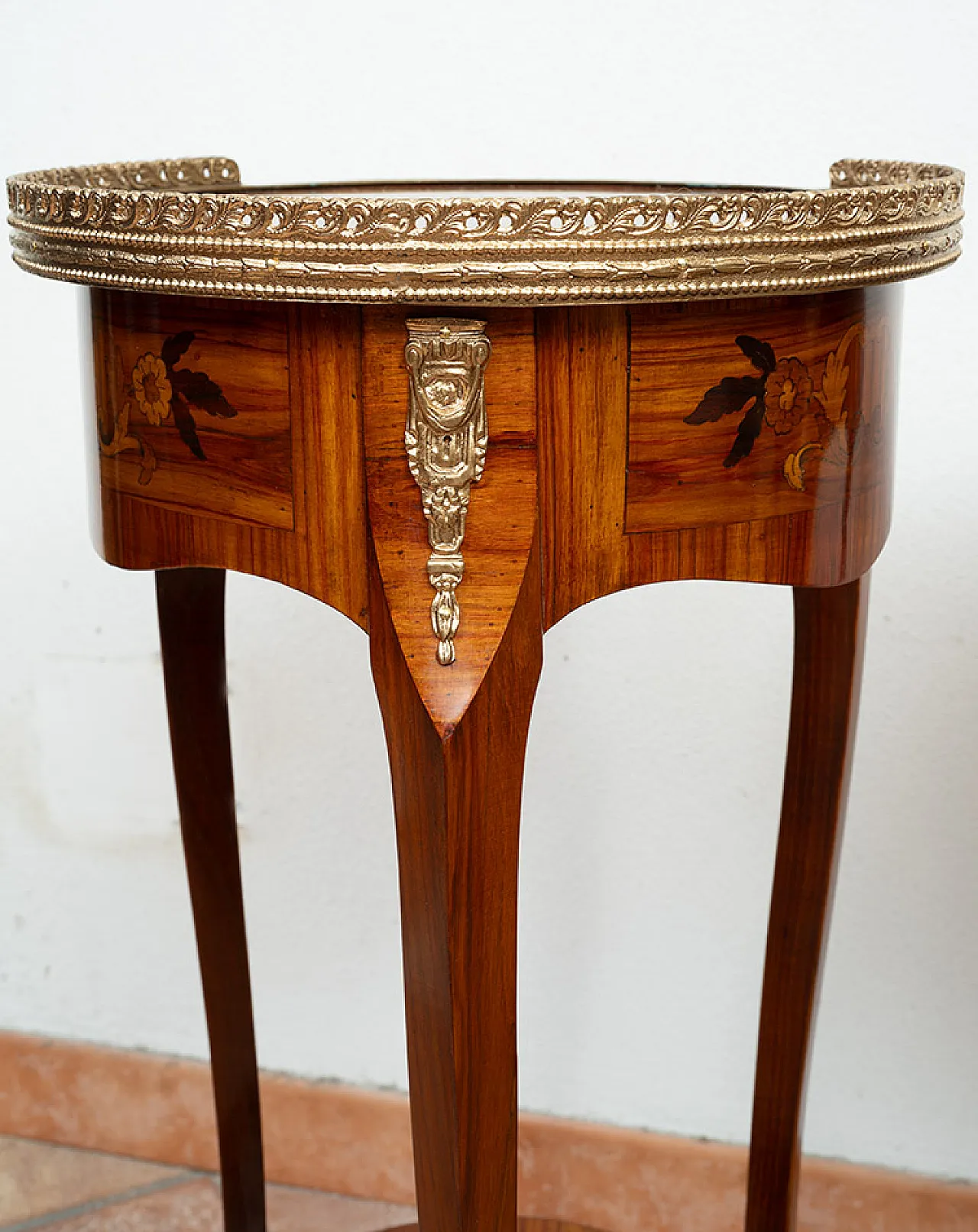 Pair of Napoleon III coffee tables in fine exotic woods, 19th century 6