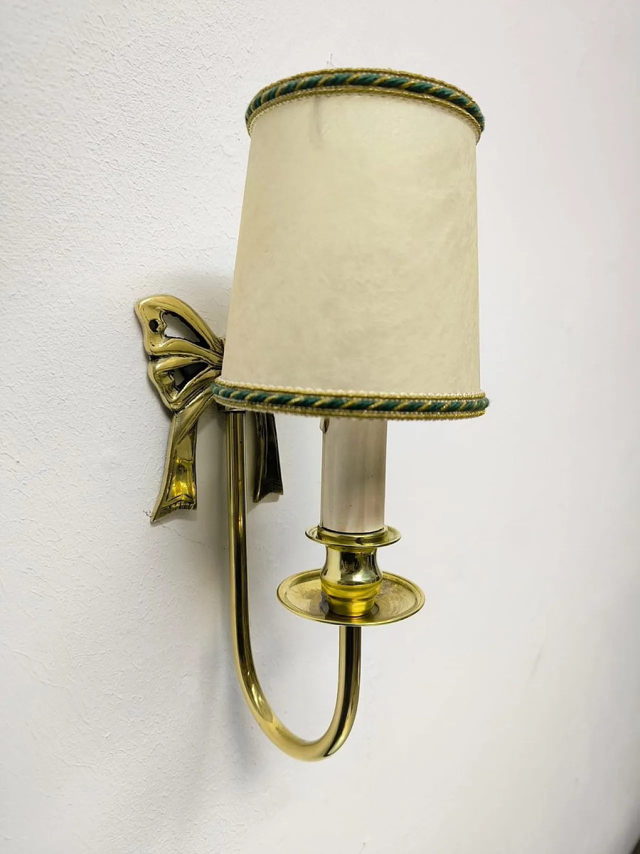 Applique con fiocco in ottone e paralume, anni '70 1