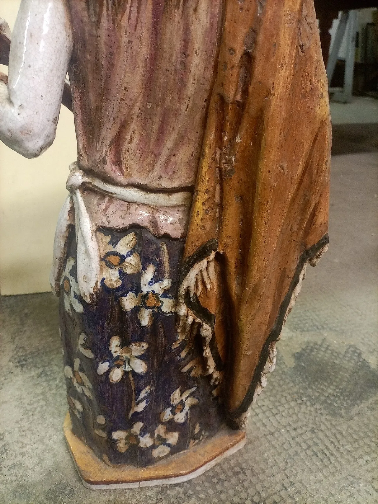 Scultura in terracotta smaltata attribuita a Roberto Pucci, '900 8