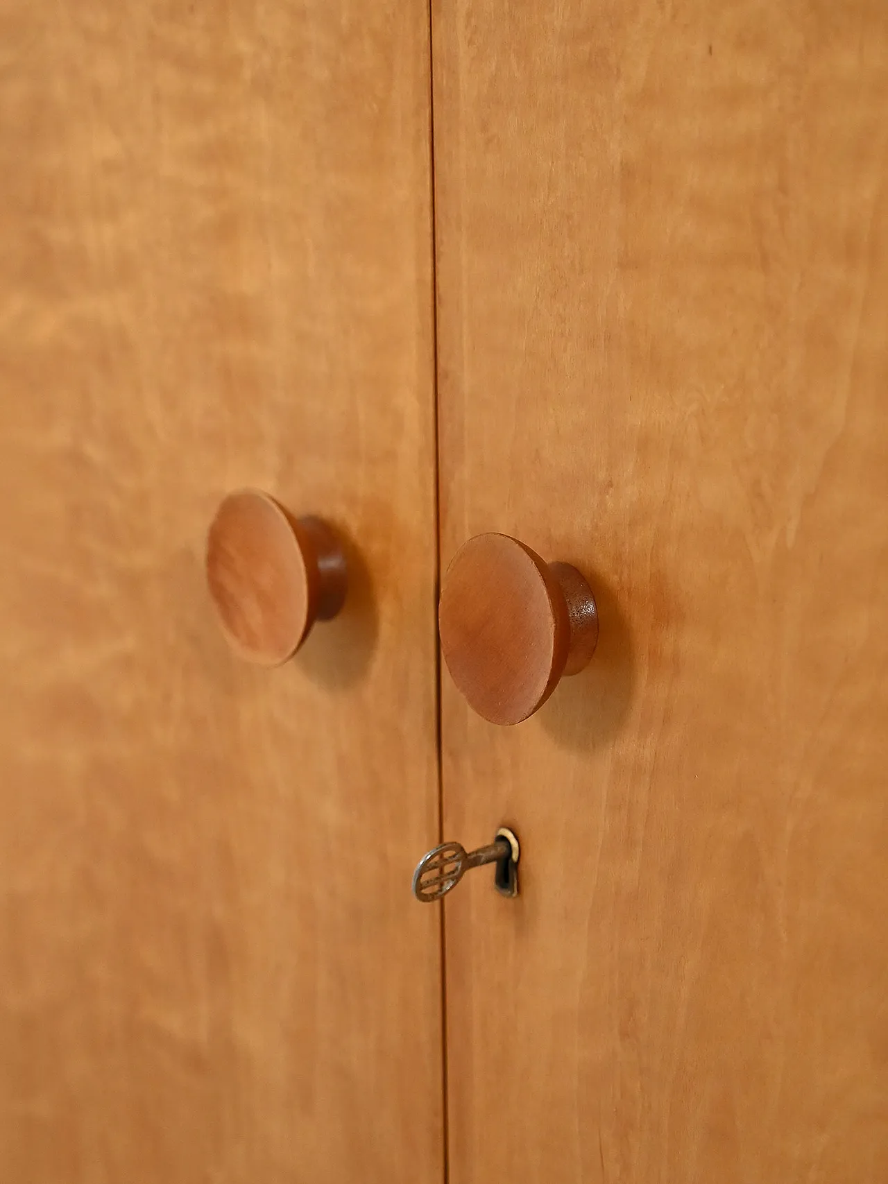 Highboard in betulla “Swedish Grace”, anni ’40 6