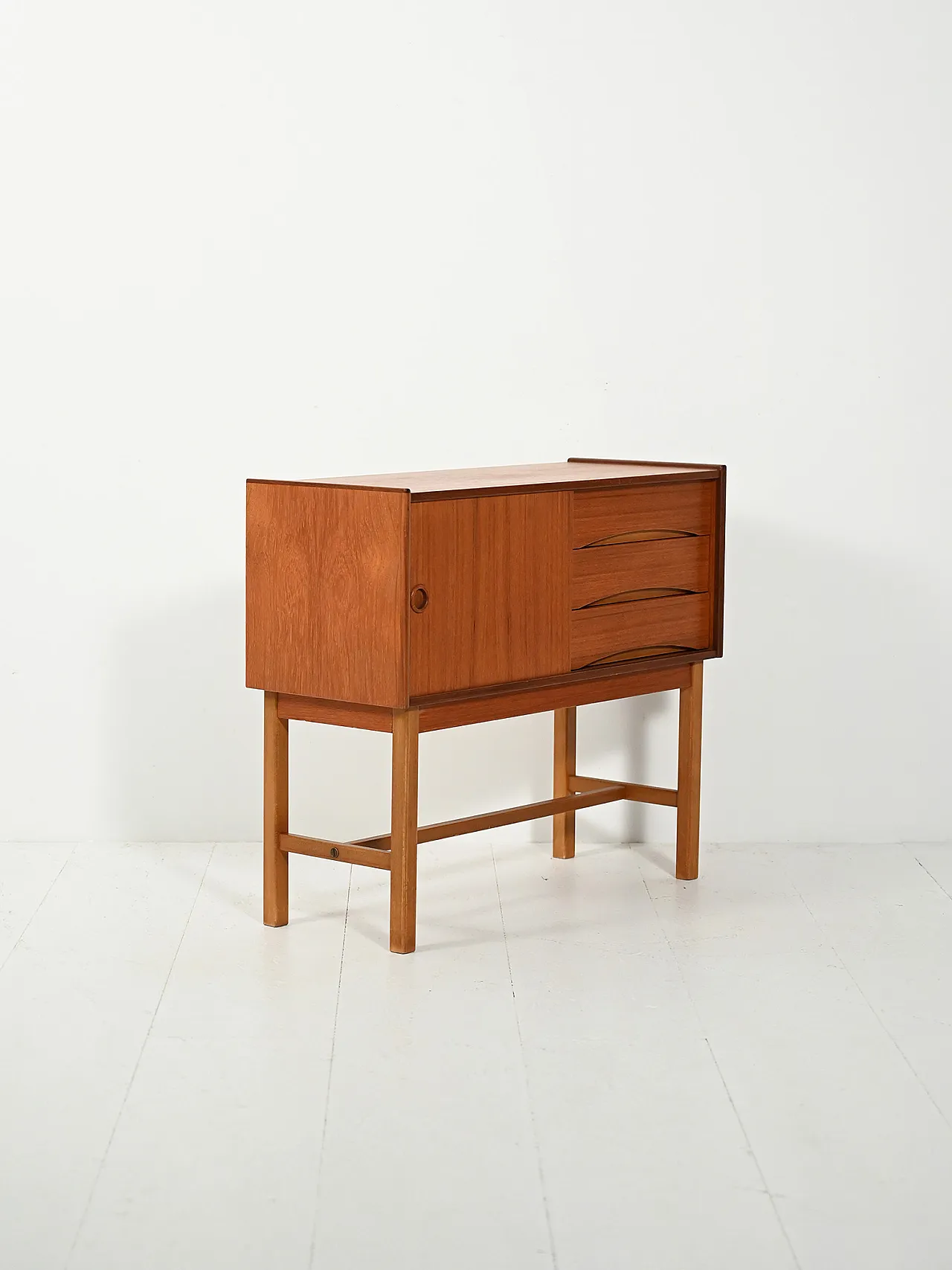 Scandinavian entrance cabinet, 60s 4