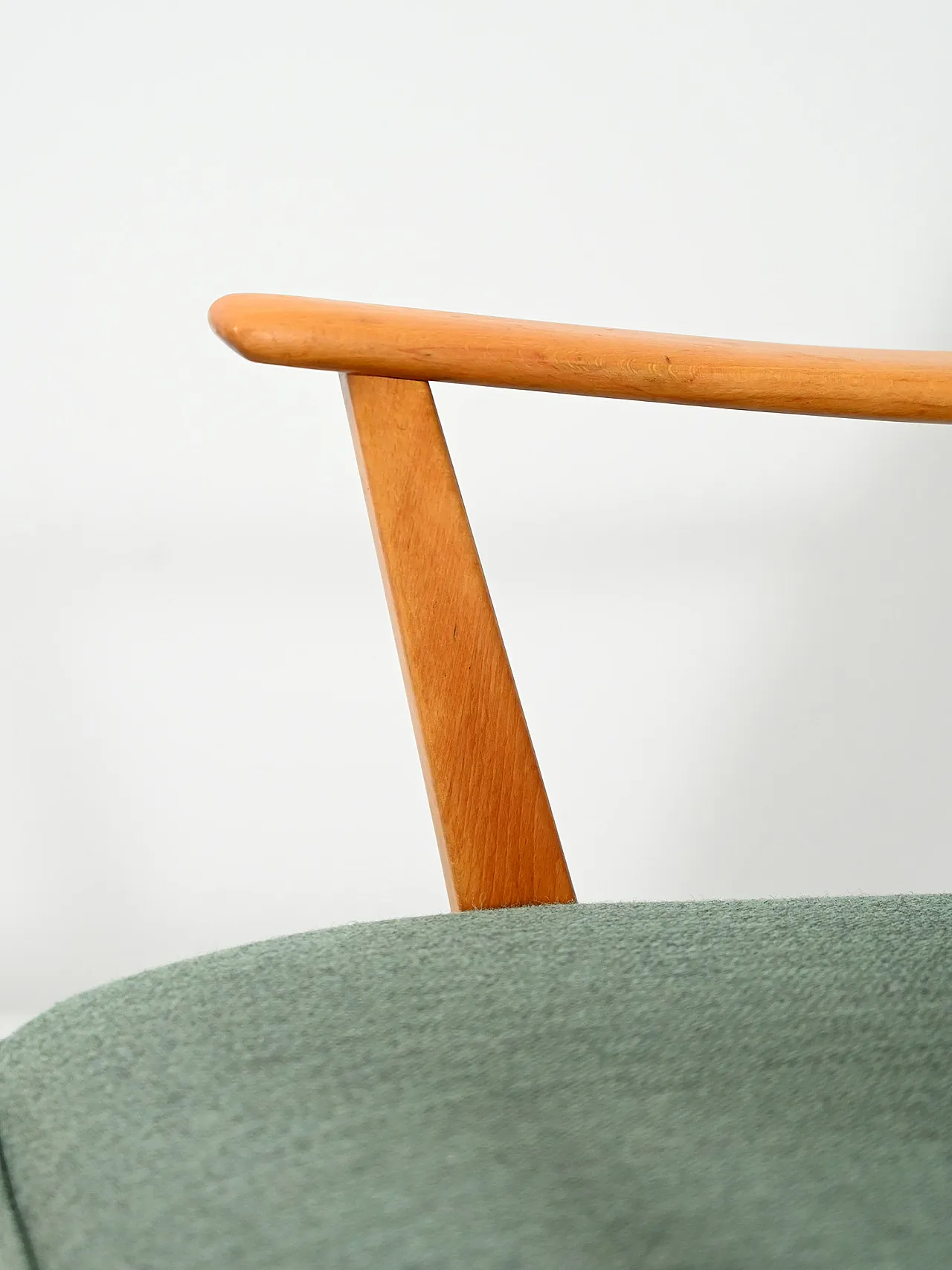 Poltrona scandinava anni 50-60 con rivestimento in lana verde salvia 7