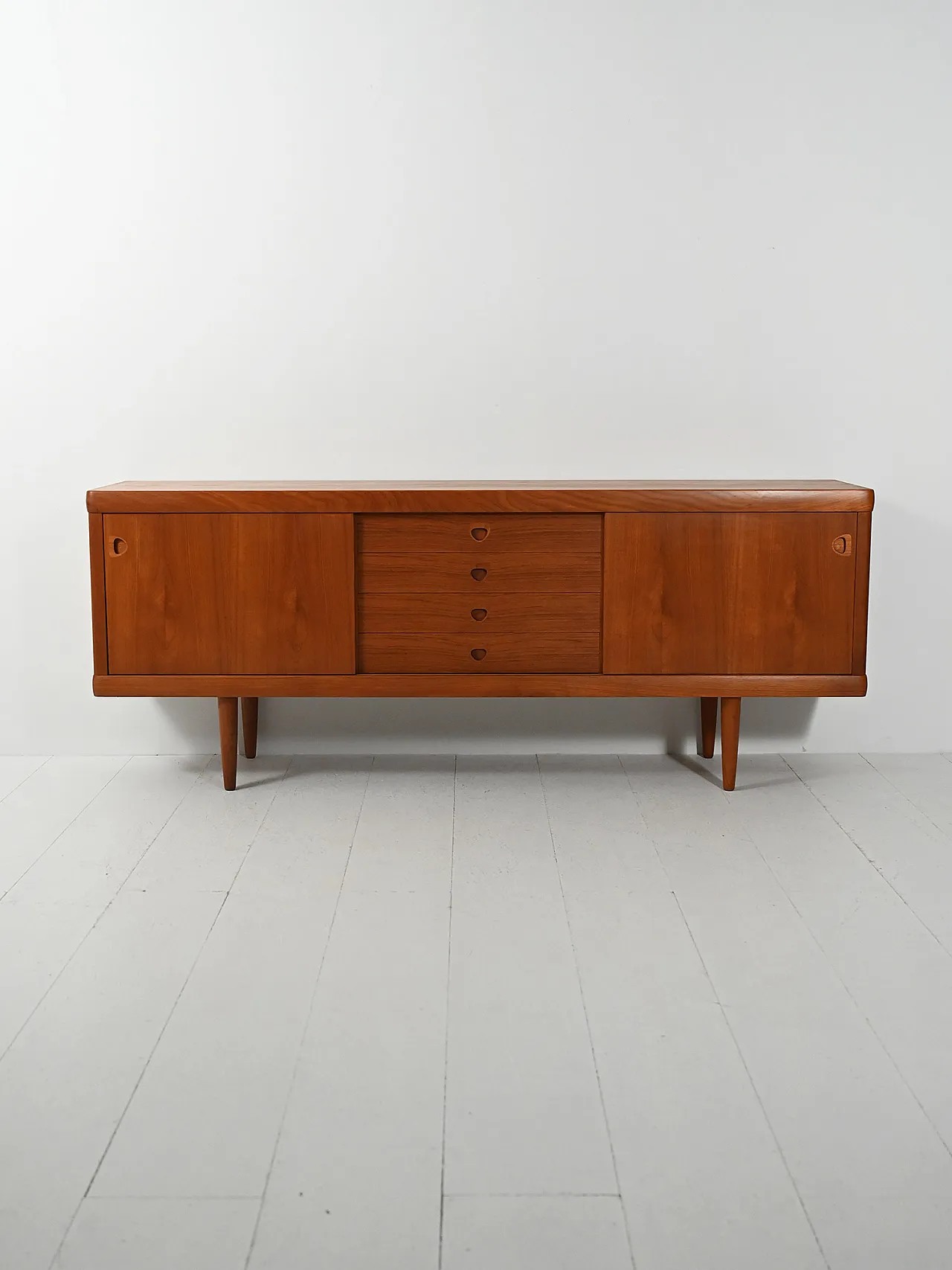 Sideboard danese H. W. Klein per Bramin 2