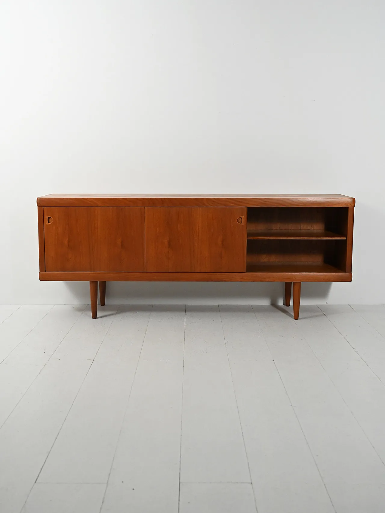Sideboard danese H. W. Klein per Bramin 3