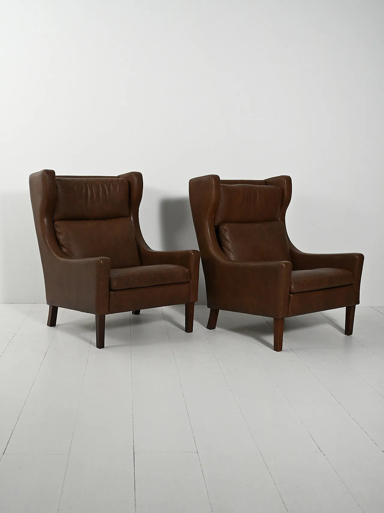 Pair of Danish armchairs in dark brown leather, anni '50 3