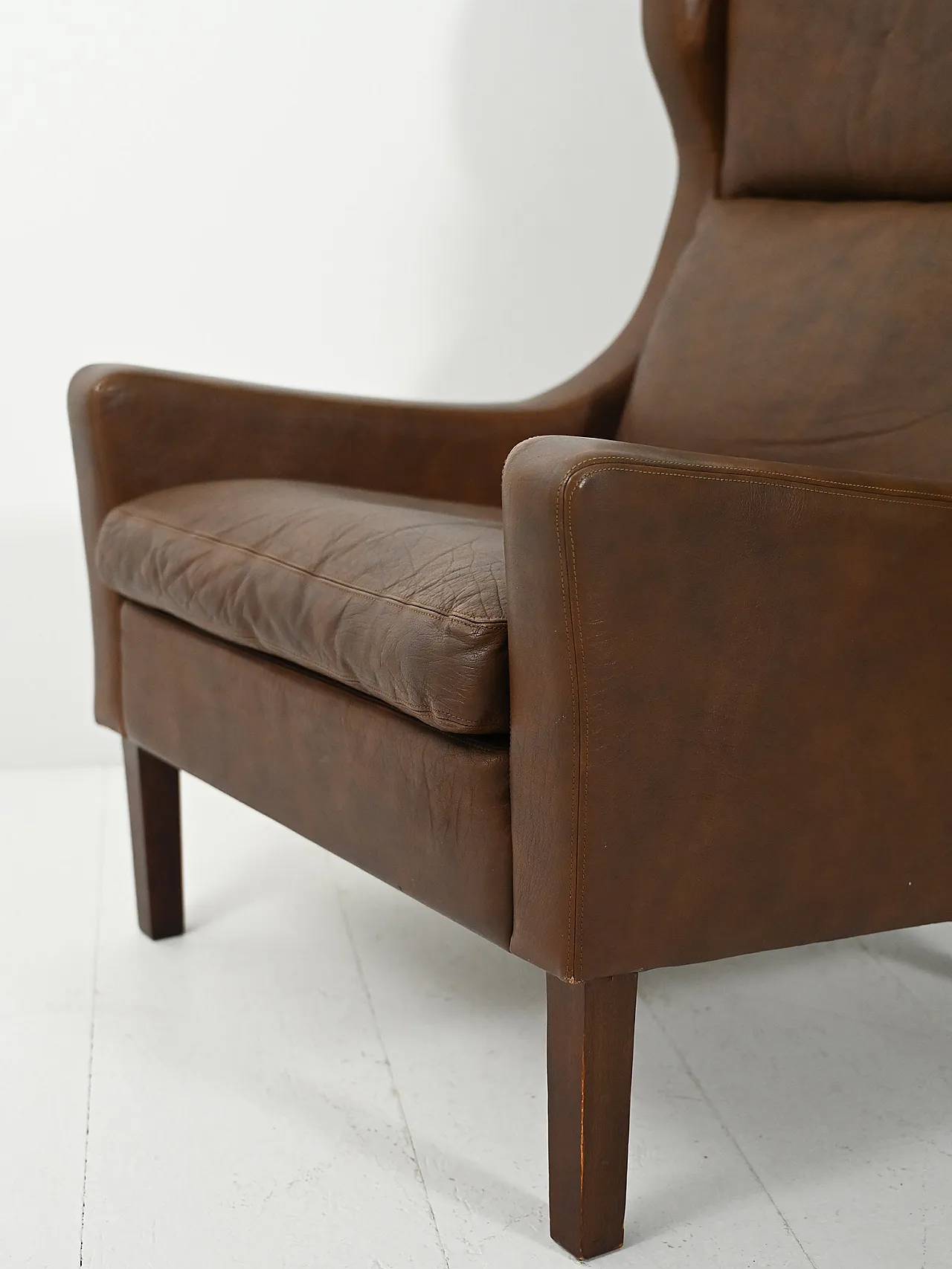 Pair of Danish armchairs in dark brown leather, anni '50 7
