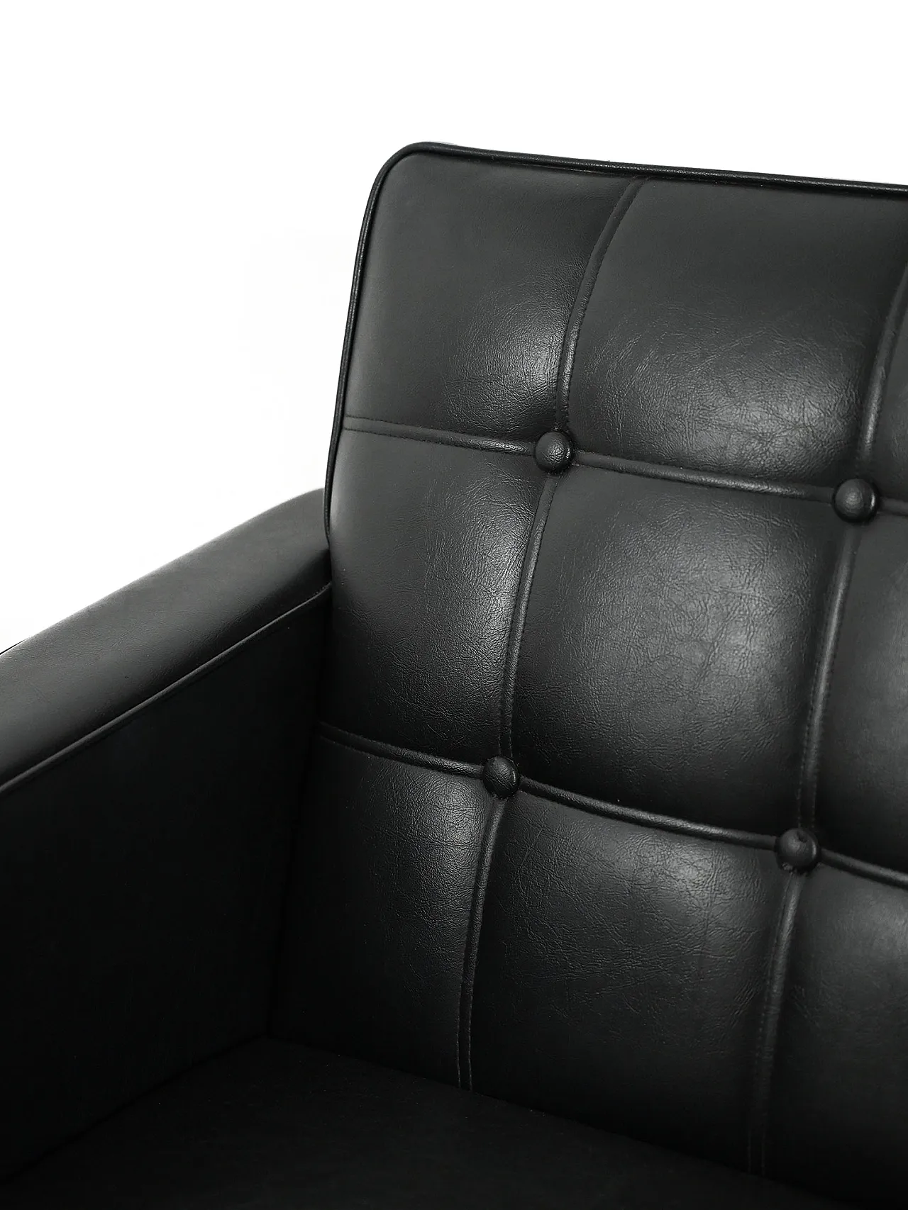 Poltrona svedese AB Futura in similpelle nera 5