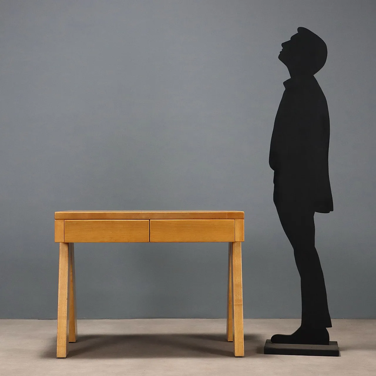 Scrittoio in legno di larice con due cassetti sottopiano, '900 2