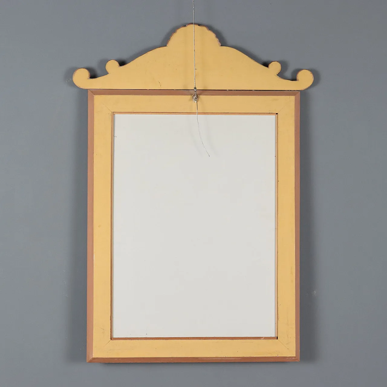 Lacquered wooden mirror with carved pediment, 19th century 7