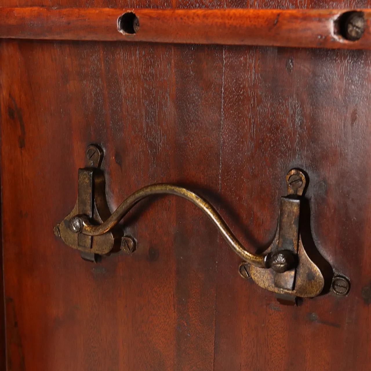 Tavolo in mogano con rotelle in metallo, '900 8