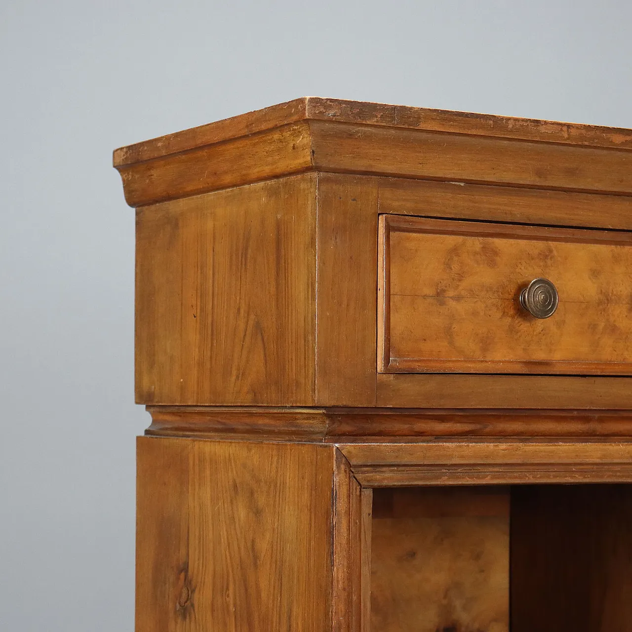 Art Deco walnut and bronze bookcase, 20th century 4