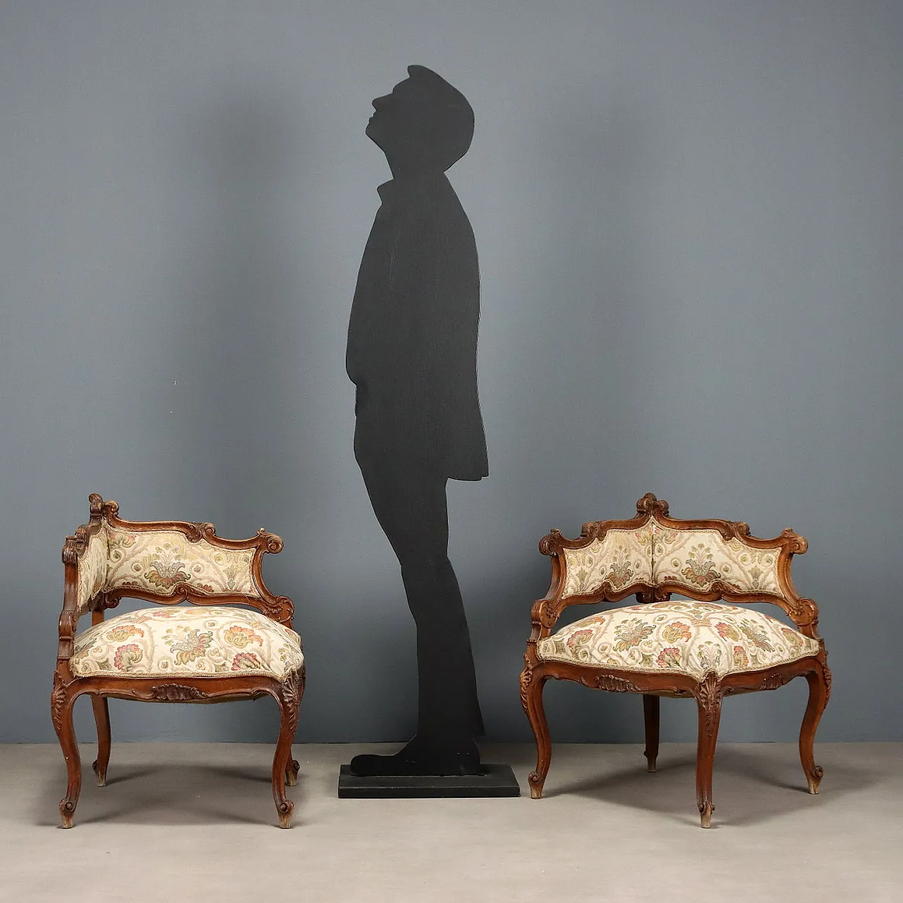 Coppia di poltroncine angolari in noce in stile tardo barocco, '800 2