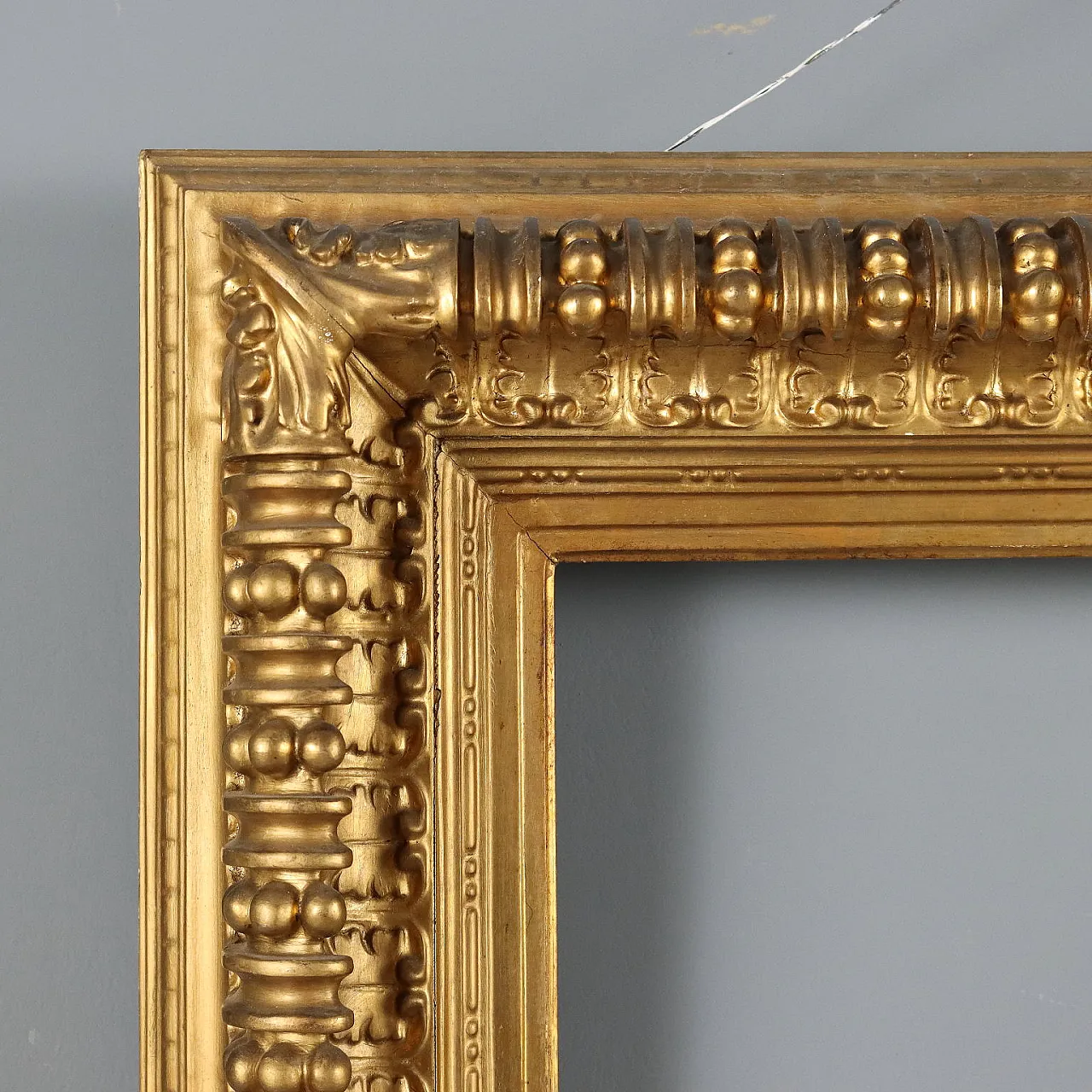 Carved and gilded wooden frame, late 19th century 3