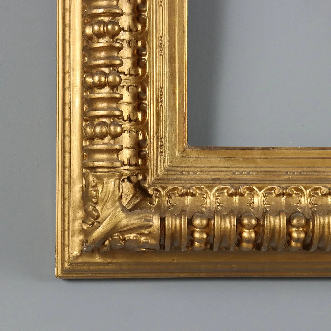 Carved and gilded wooden frame, late 19th century 5