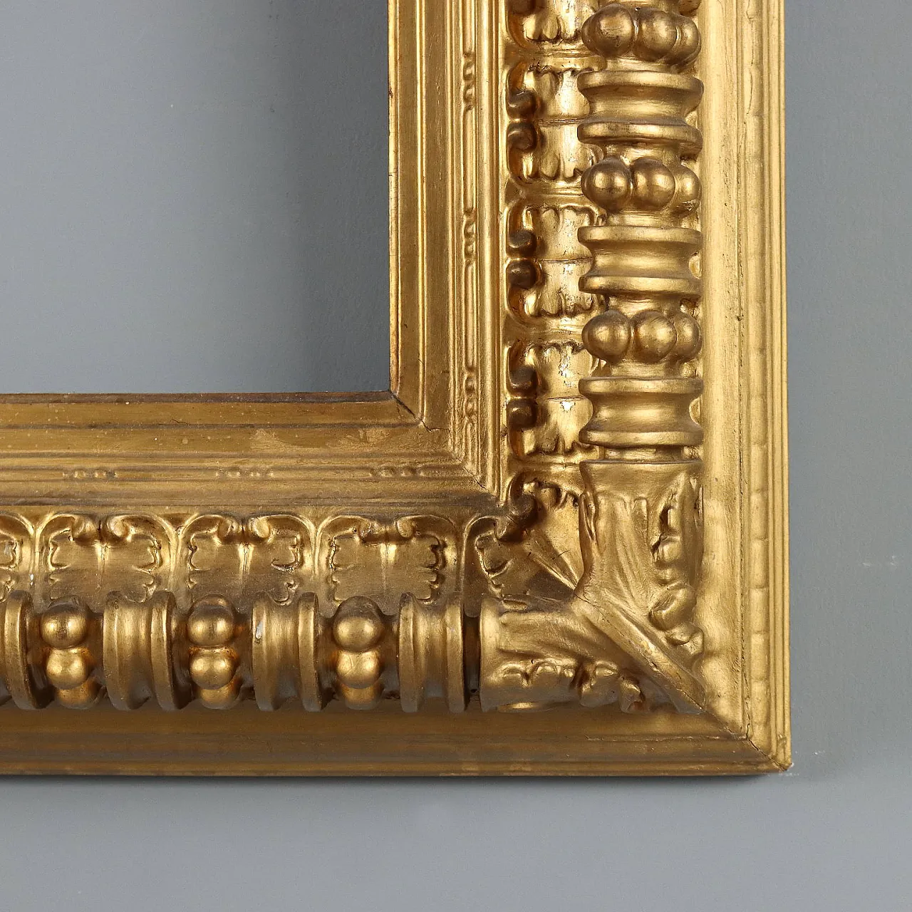 Carved and gilded wooden frame, late 19th century 6