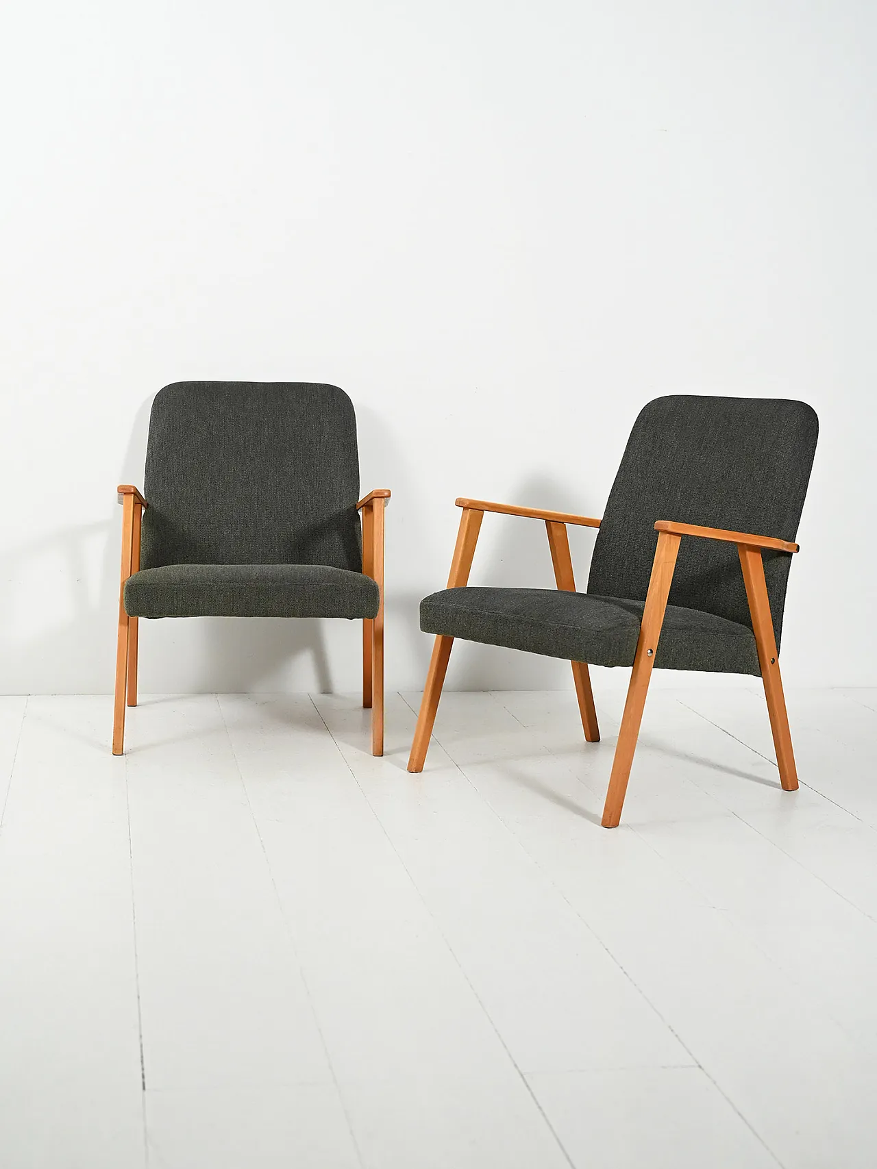 Coppia di Poltrone scandinave in faggio grigia, anni '50 1