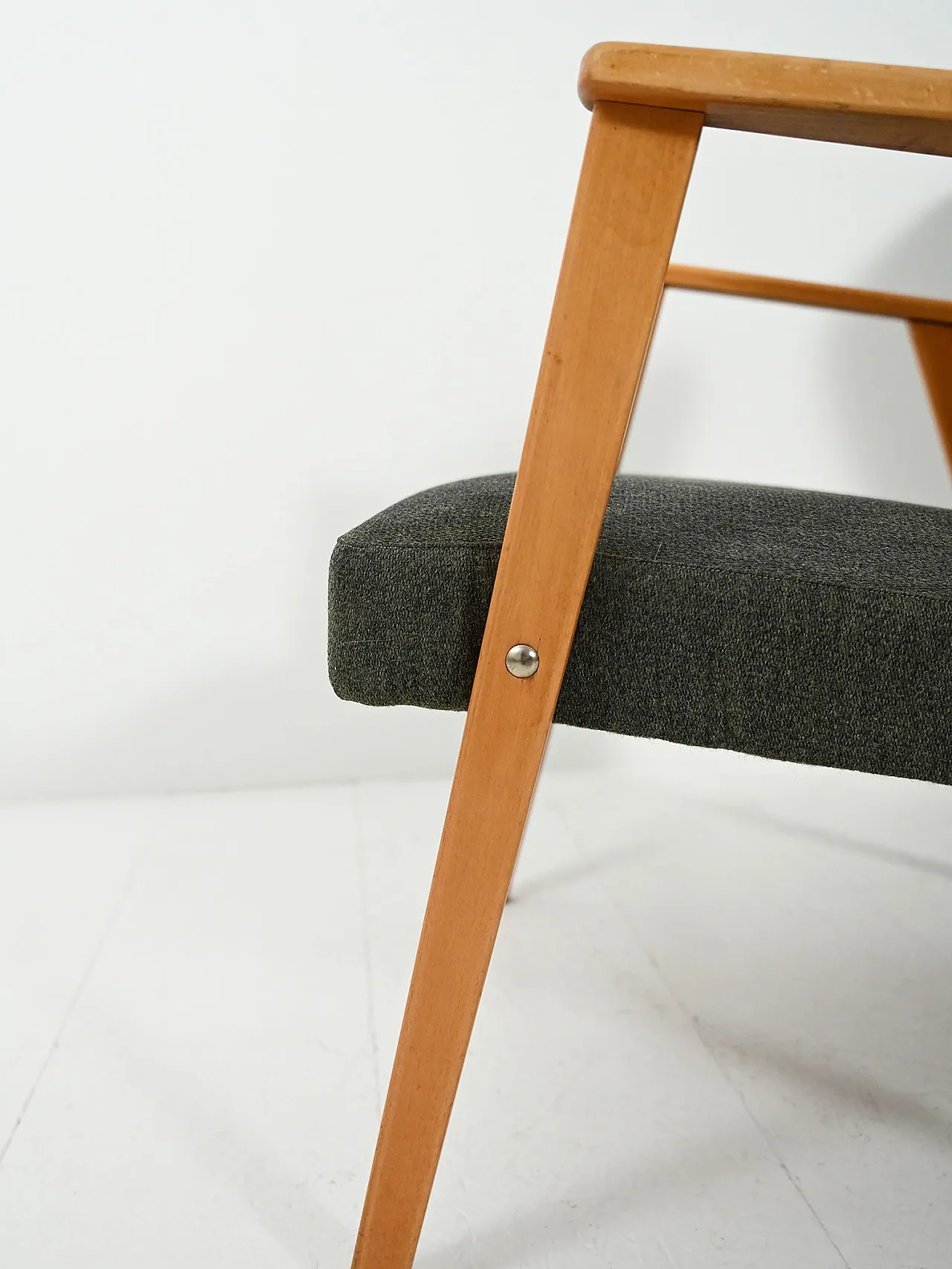 Coppia di Poltrone scandinave in faggio grigia, anni '50 8