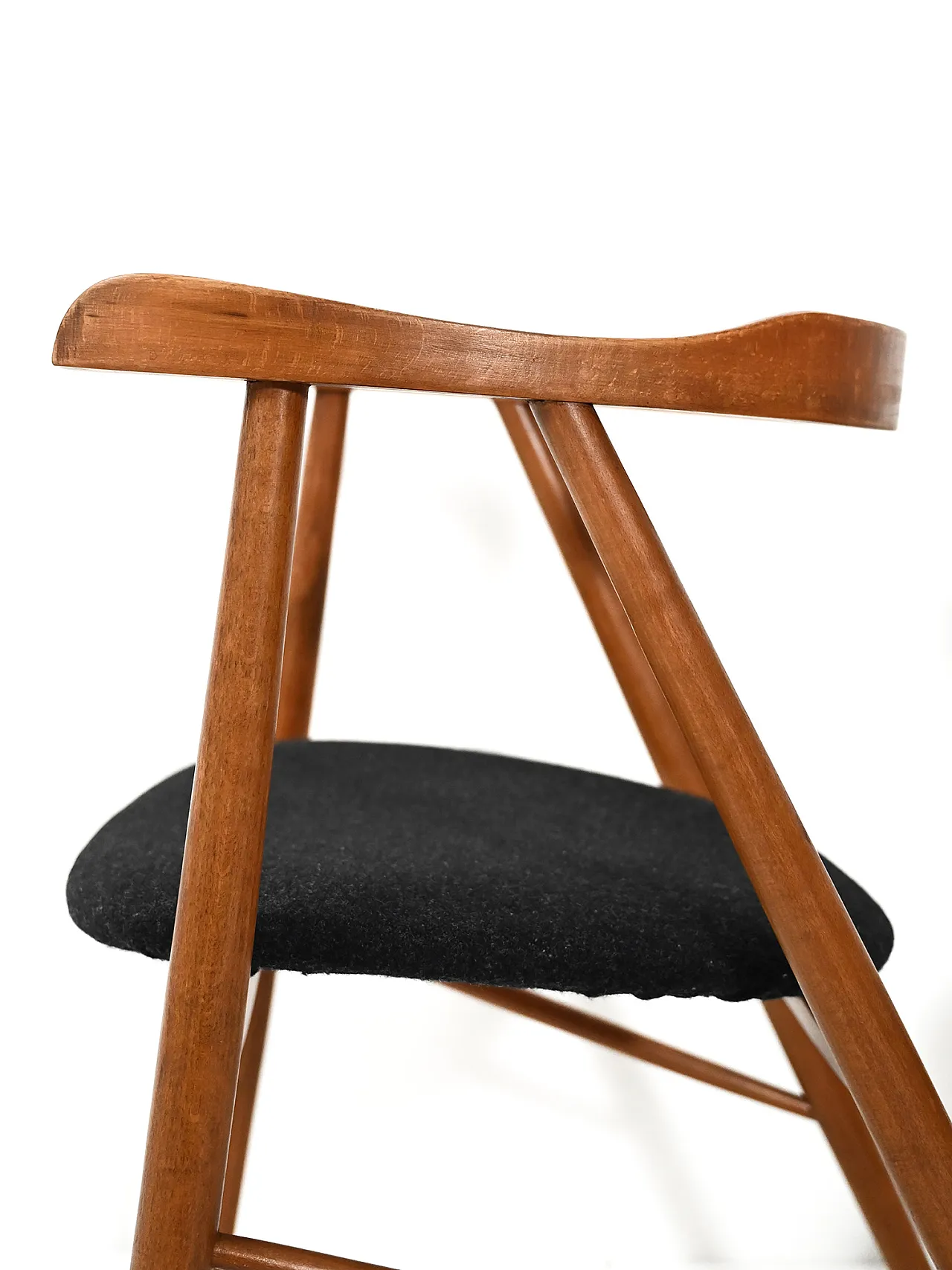 Coppia di sedie da pranzo in noce, anni '50 11