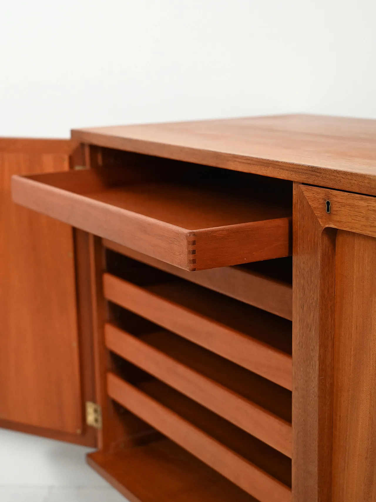 Sideboard svedese in teak di Karl Erik Ekselius 6