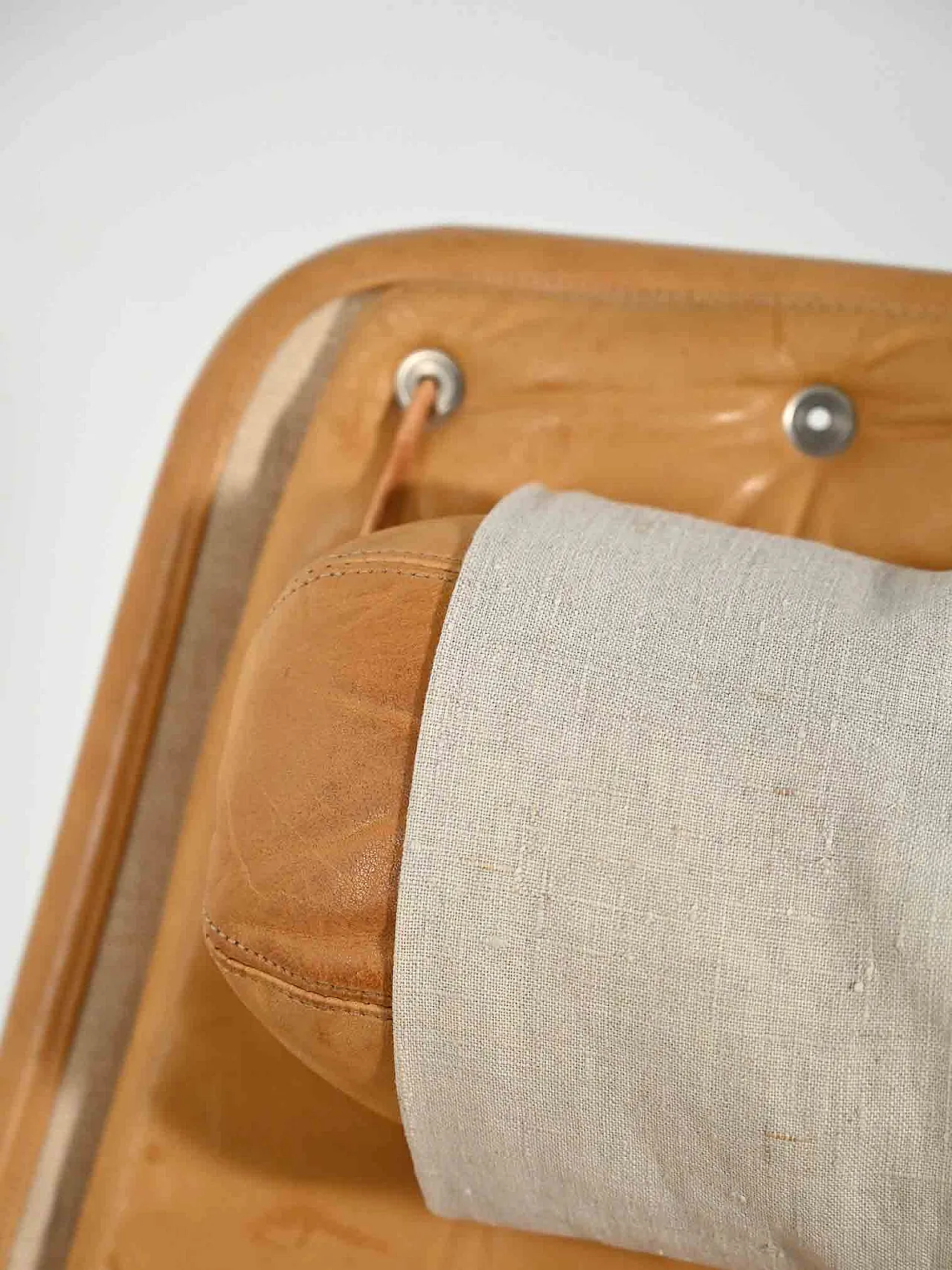 Poltrona girevole “Jetson” di Bruno Mathsson 12