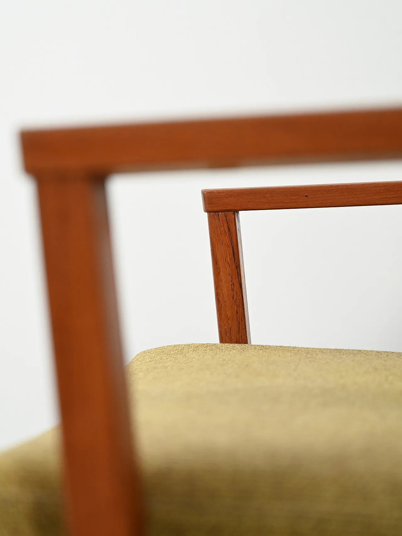 Coppia di poltrone danesi in teak con tappezzeria verde 6