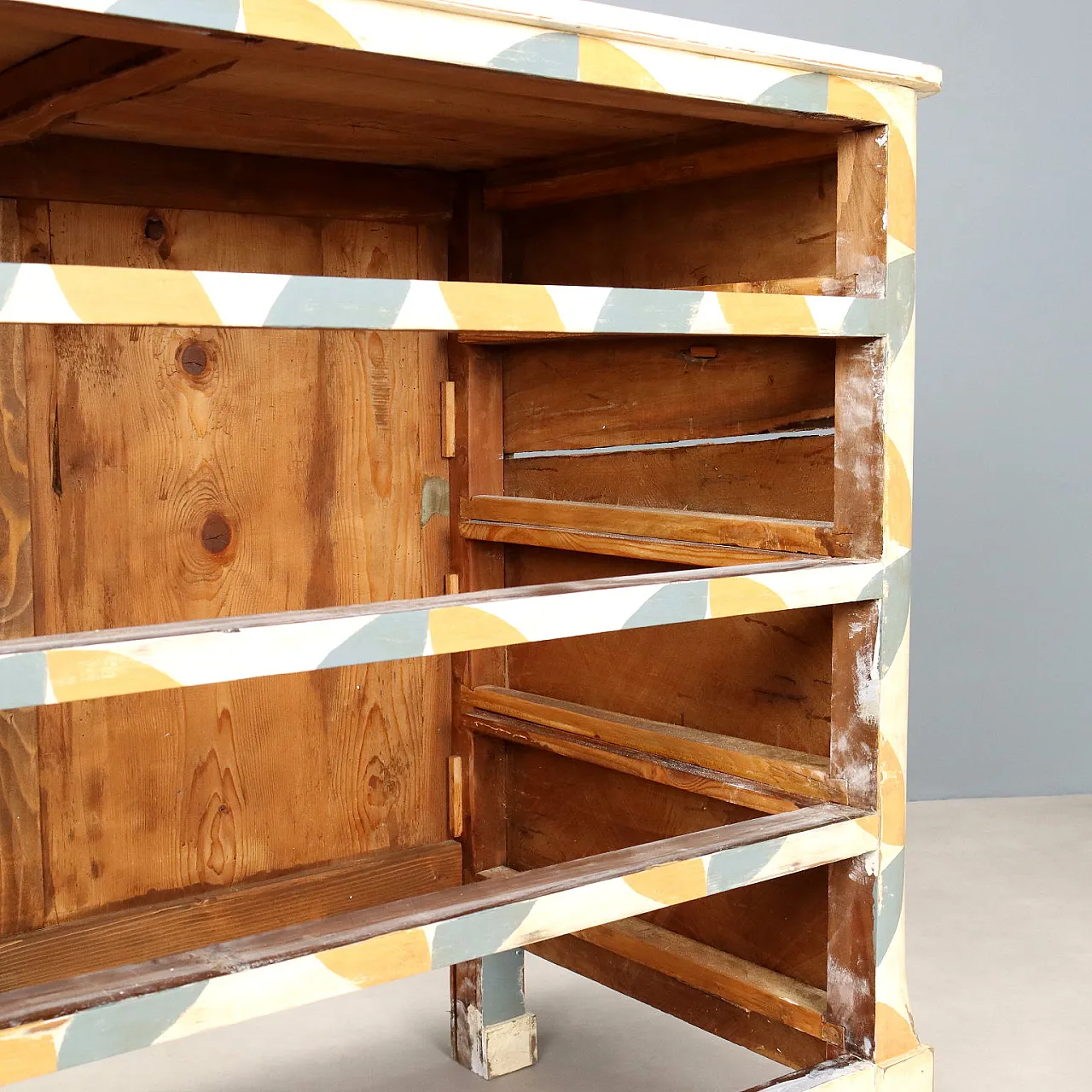 Chest of drawers Umbertino in walnut and fir, 19th century 5