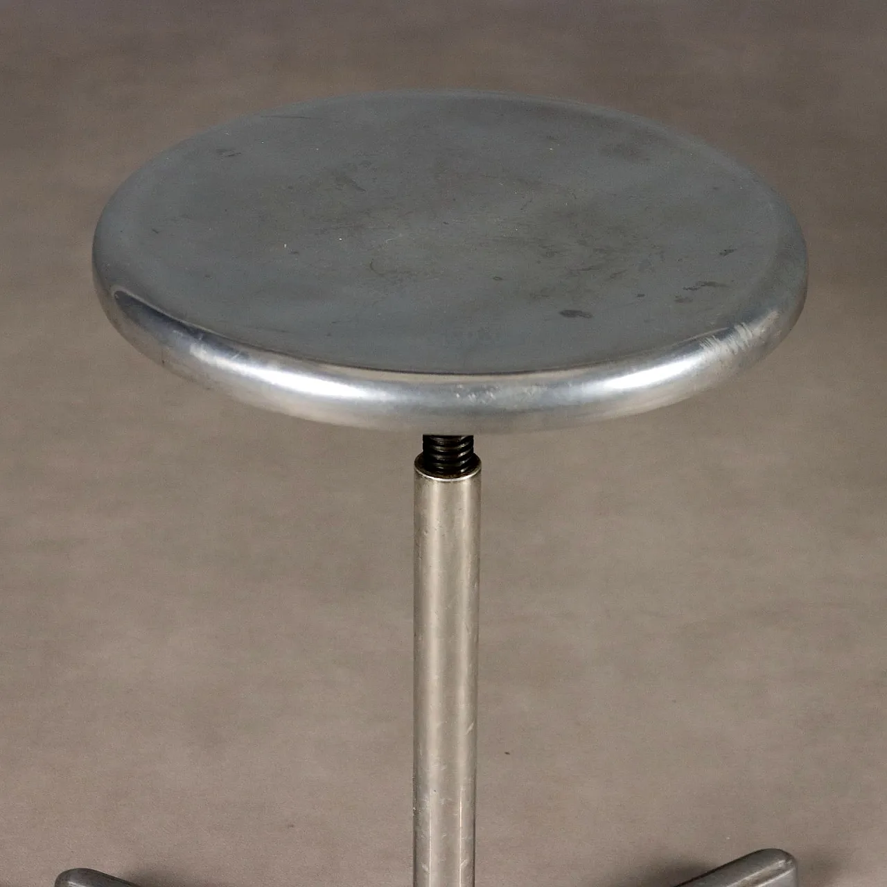 Pair of metal stools with adjustable seats, 20th century 3