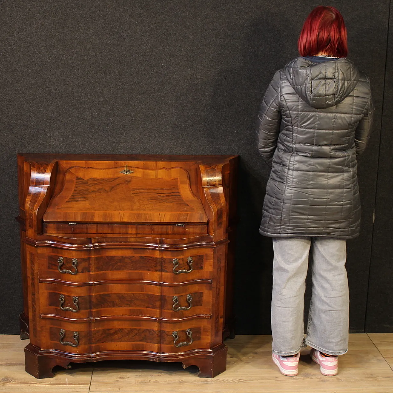 Venetian flap in walnut wood, 20th century 2