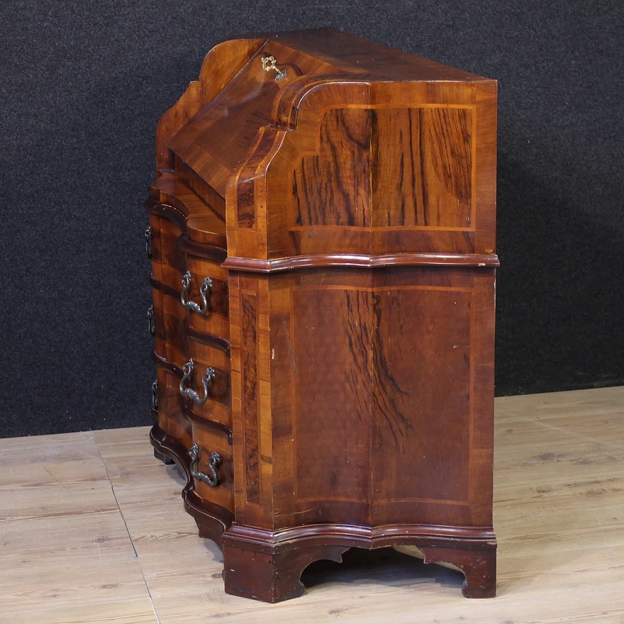 Venetian flap in walnut wood, 20th century 5