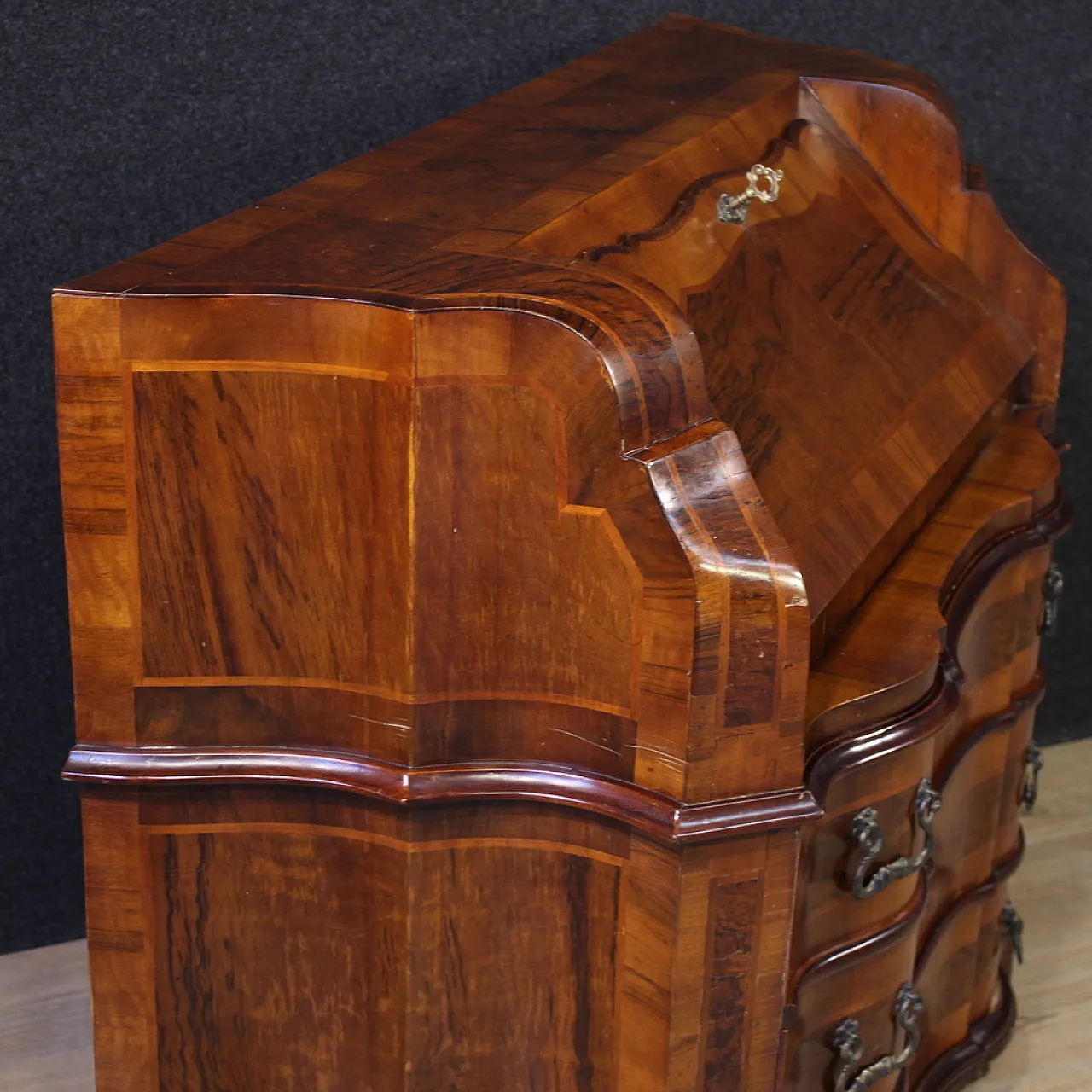 Venetian flap in walnut wood, 20th century 11