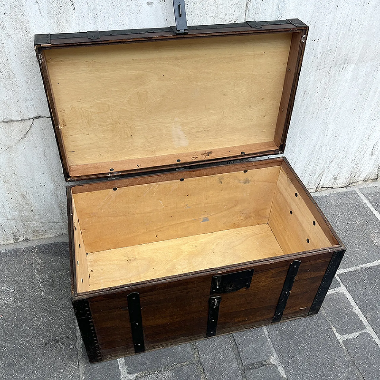 Wooden trunk with iron edges, Italy 1949 8