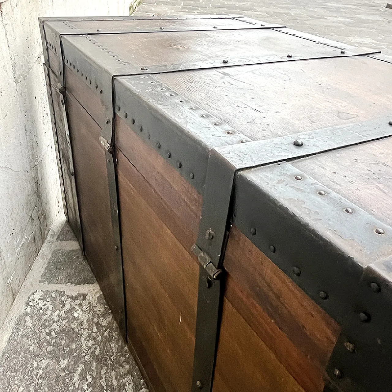 Wooden trunk with iron edges, Italy 1949 19