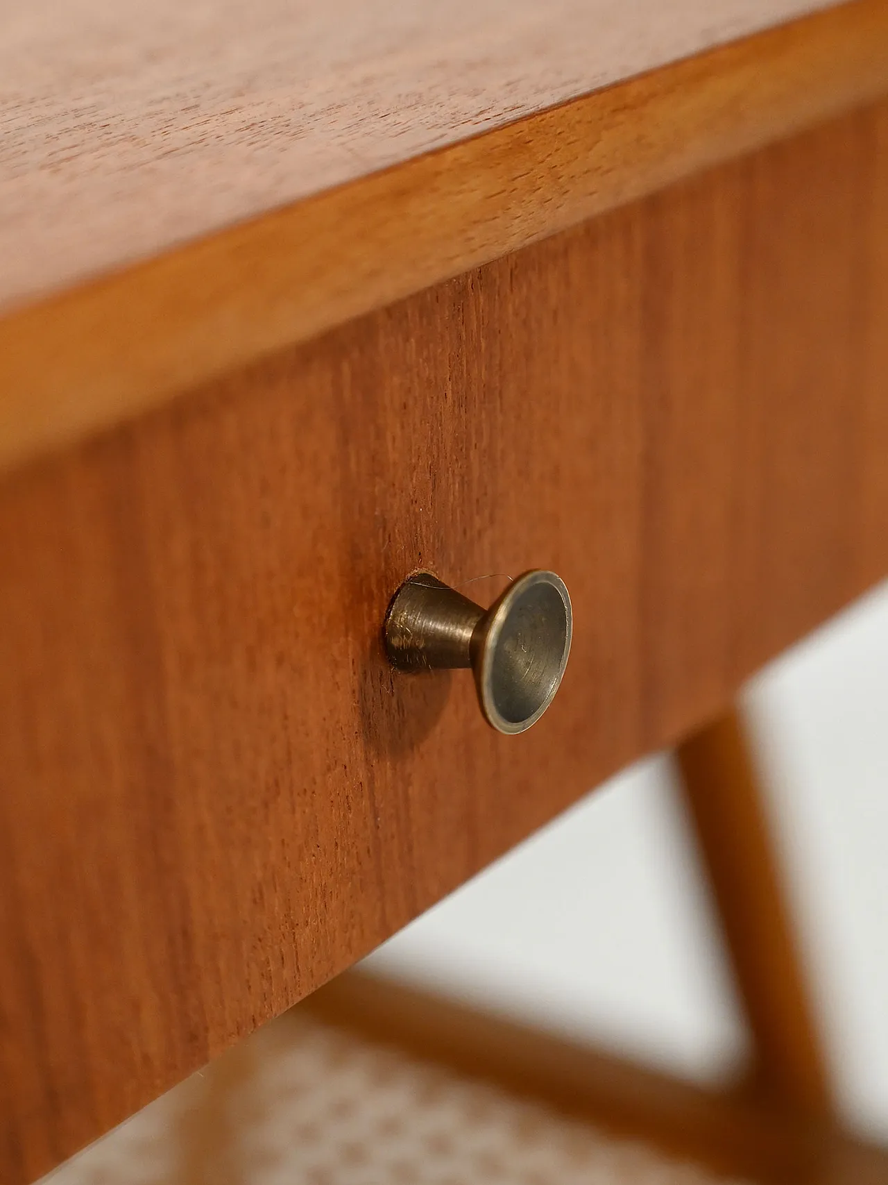 Comodino scandinavo anni 50 in teak con paglia di Vienna 11