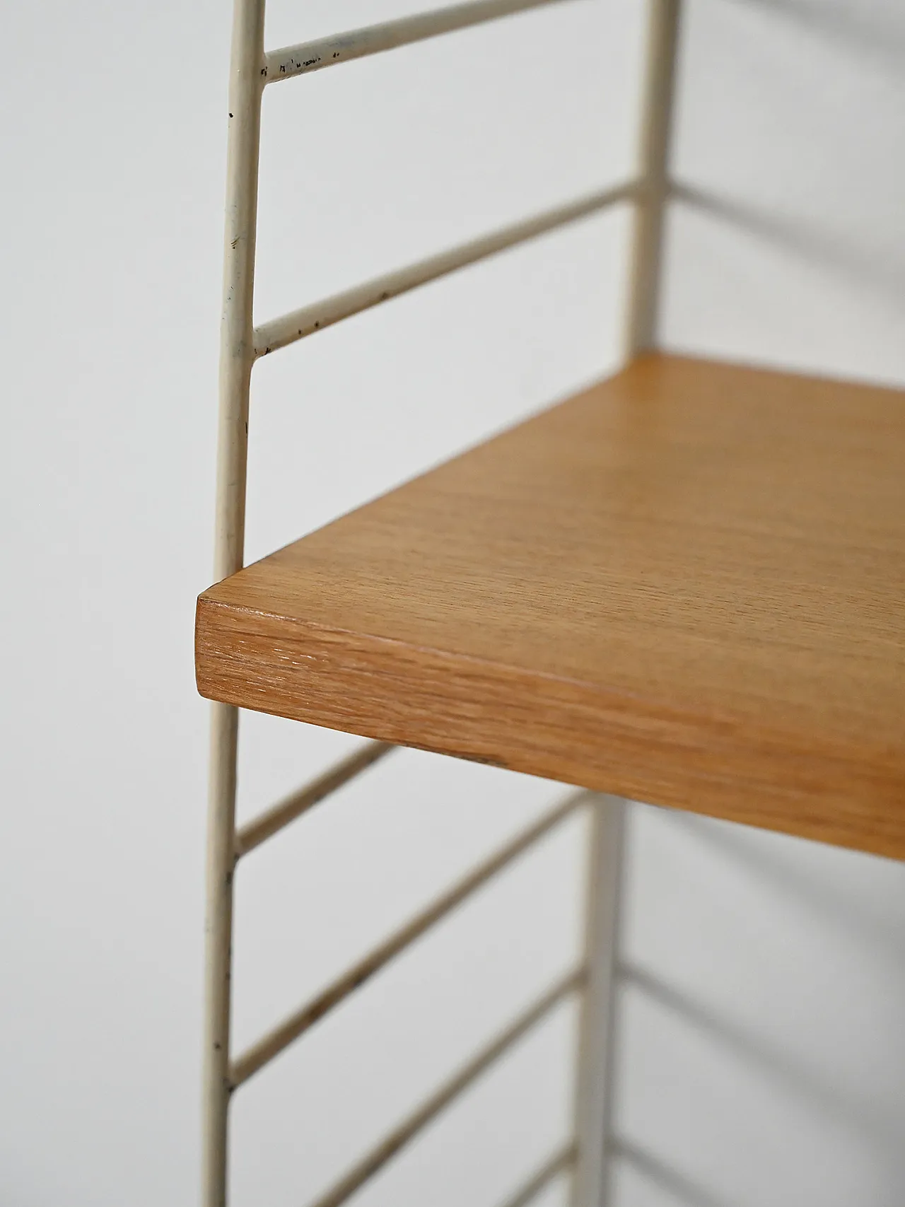 Sistema di mensole a muro scandinavo “Hylla” anni Sessanta 5